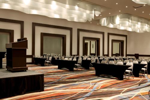 76246437 HS HOTSSON Hotel Leon