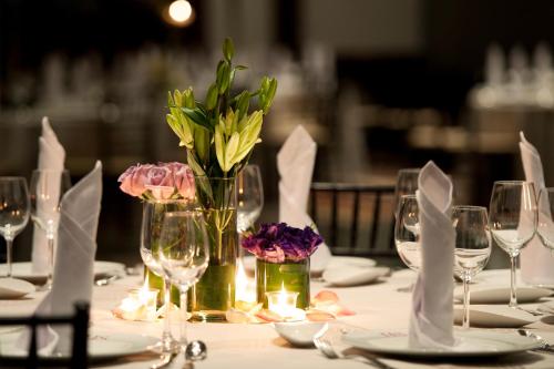 76246457 HS HOTSSON Hotel Leon