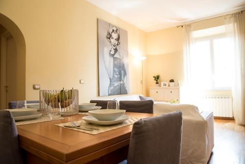 Chat&Chill Vatican Apartment - image 13
