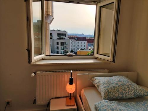 Zizkov Room - Prague Castle & City View, Prag