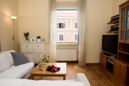 Chat&Chill Vatican Apartment - image 4