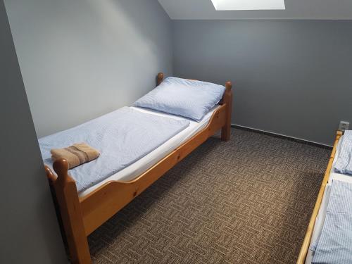 1 twin bed