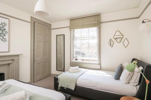 Monmouth St Townhouse sleeps 10, Бат (фото 8)