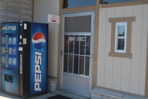 Ventura Motel - image 6