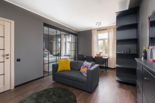 Sunny 1BR Apartment near Park & Stadium, Ryga