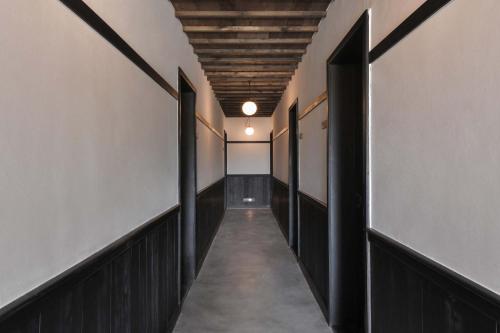 Gulangyu HUMBLE HALL Resort Hotel - Century-Old Historic Building & Banyan Courtyard - Near Sunlight Rock - Free Handmade Afternoon Tea & Breakfast - Pier Luggage Service - Free Island Walking guide & Hidden Route Guide - Paid English Tour Guide Service - image 4