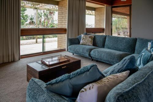 Willow Lodge Retreat - Private Boat Ramp in Paringa
