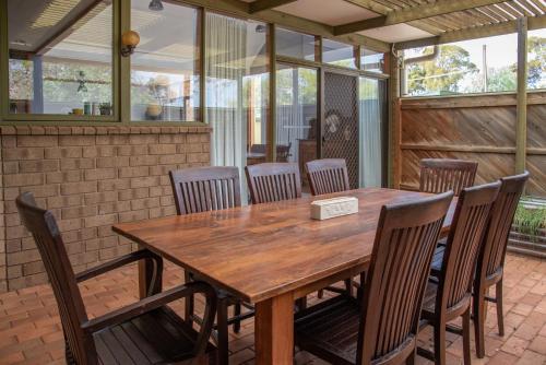Willow Lodge Retreat - Private Boat Ramp in Paringa