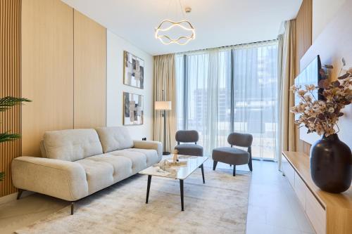 STAY BY LATINEM Luxury 2 BR Plus Maid Holiday Home CD 0208 Near Burj Khalifa, Dubai (photo 2)
