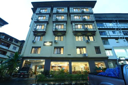 DEWALING by Laughing Lama Hotels