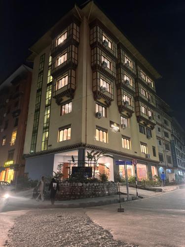 DEWALING by Laughing Lama Hotels