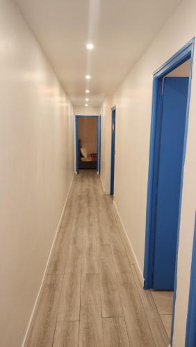 1 chambre meublé avec cuisine privé métro 7 la Courneuve (1 chambre meuble avec cuisine prive metro 7 la Courneuve) in Ла Курньов