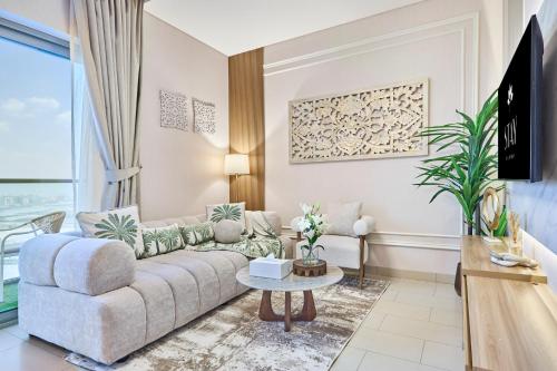 STAY BY LATINEM Luxury 1BR Holiday Home CVR A3304 near Downtown, Dubai (foto 2)