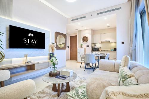 STAY BY LATINEM Luxury 1BR Holiday Home CVR A3304 near Downtown, Dubai (foto 4)