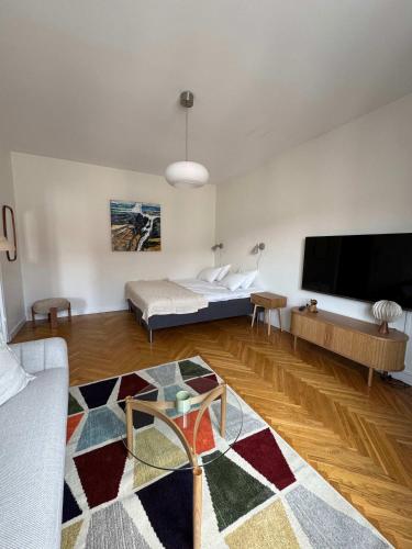 Easy living in suburban studio in Sundbyberg