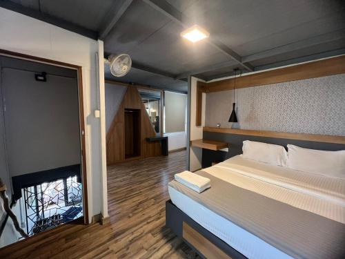 Wild root stay- Aster Chalet in 瓦拉杜爾