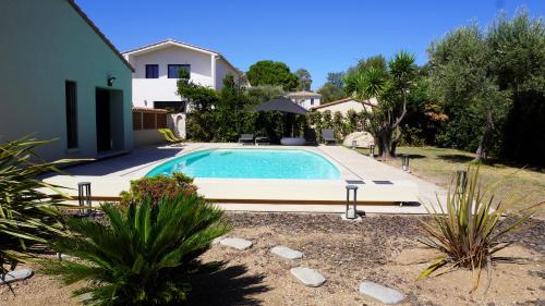 Villa avec piscine, jardin,4 chambres - Palmazur Vacances - Location, gîte - Mandelieu-la-Napoule
