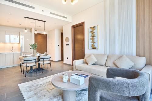 STAY BY LATINEM Luxury 2BR Holiday Home CB 1215 Near Burj Khalifa, Dubaï (photo 8)