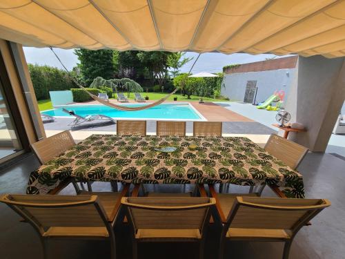 Villa les escapades luxo & piscine in Santa Maria Da Feira