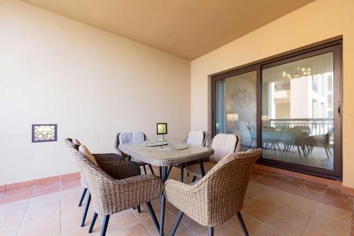Luxurious 2BR plus Maids Sea and Harbour View Dubai