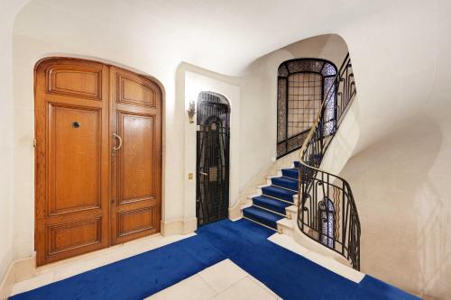 Superb apt a c – 2BR 6P – St Germain-des-Prés - image 3
