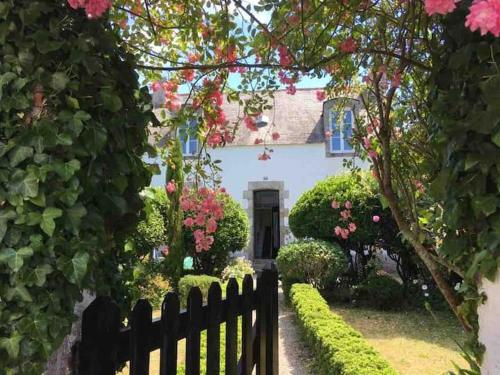 maison bretonne proche plages et commerces gîte à louer Lesconil