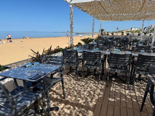 外部景觀, Acadie Saint Victor - Hôtel restaurant -Face mer- Châtelaillon plage (Acadie Saint Victor - Hotel restaurant -Face mer- Chatelaillon plage) in 沙泰萊隆普拉格
