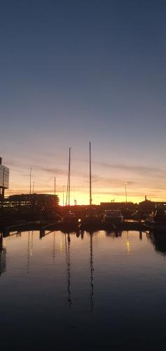 Glamping on small, old boat in Karlskrona, Karlskrona (fotografie 3)