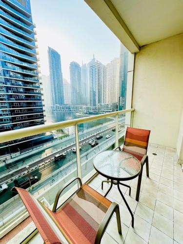 Marina View Towers - Dubai Marina Walk Access - View - 1BHK - Marsa, Dubaj