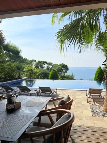 Pino Boutique Hotel - image 3