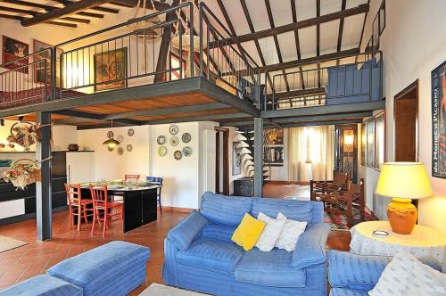 Apartment with Pool View 