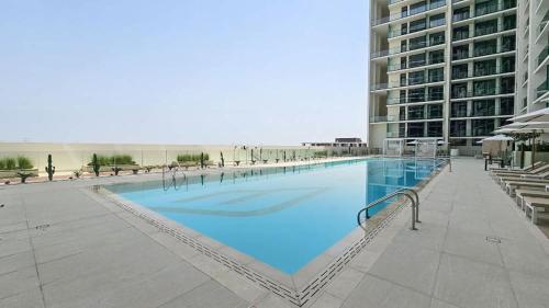 Free housekeeping visits during your stay - StayShort - Perfect Studio in Binghatti Azure JVC - Sleeps 2, Dubai (foto 2)