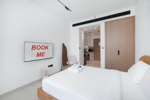 Free housekeeping visits during your stay - StayShort - Perfect Studio in Binghatti Azure JVC - Sleeps 2, Dubai (foto 3)