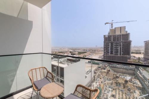 Free housekeeping visits during your stay - StayShort - Perfect Studio in Binghatti Azure JVC - Sleeps 2, Dubai (foto 10)