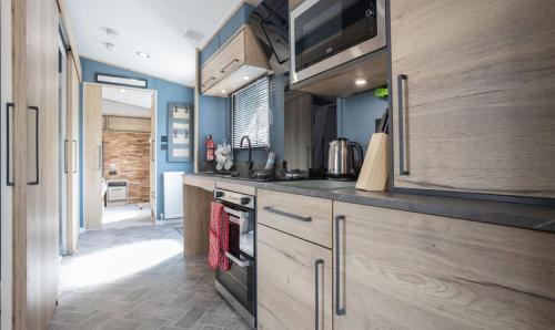 2 bedrooms, 4 beds
