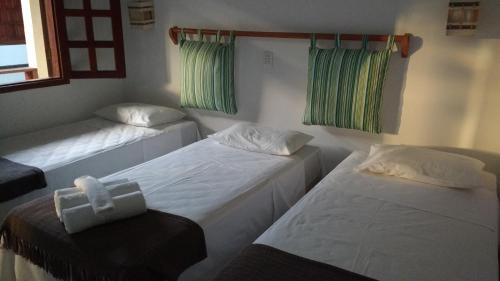 3 twin beds