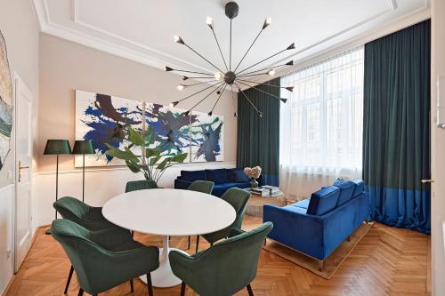 Diplomatic district apartment, 6 stops to center