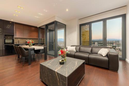 Skyline Luxury Residence Jana