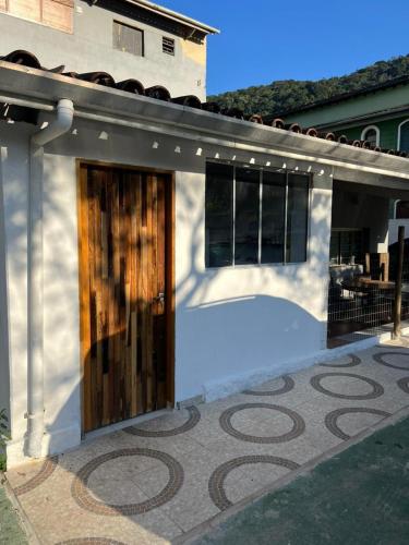 casa enseada koa 01 – khách sạn tại Praia da Enseada