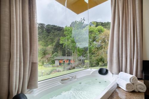 House w/fireplace and bathtub in Urubici CLA0000