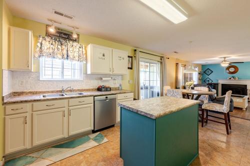 A Rare Gem In The Ville in แม็คลียส์วิลล์ (เอ็นซี)