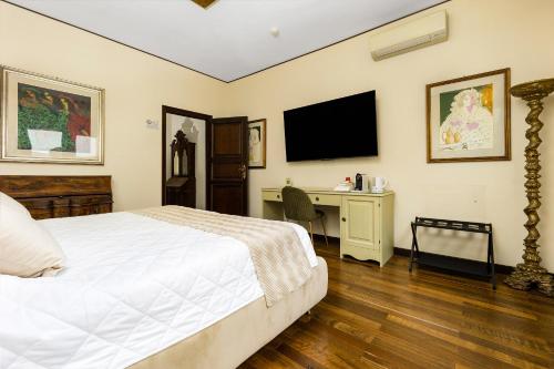 Reggio Suite Luxury Room Type - Luxury Triple Room