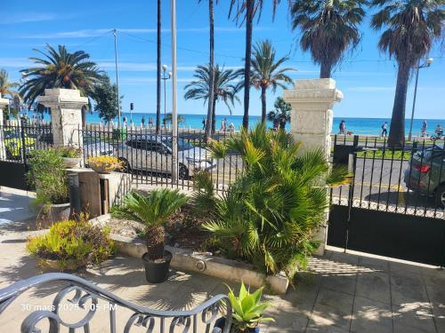 Hotel Flots d'Azur Promenade des Anglais – Nice, CT