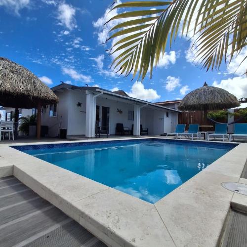 Caribbean Breeze- 4 Bedroom- 4 ensuite bathrooms