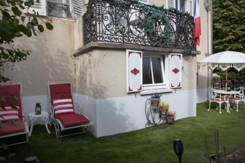 Dārzs, Au Petit Chateau les Bains a Thermen Morvan in Moulins-Engilbert
