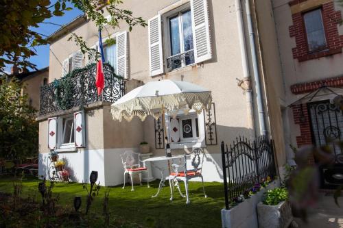 Viesnīcas āriene, Au Petit Chateau les Bains a Thermen Morvan in Moulins-Engilbert
