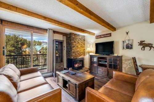 Trails End 413 by Ski Country Resorts – khách sạn tại Four O'Clock