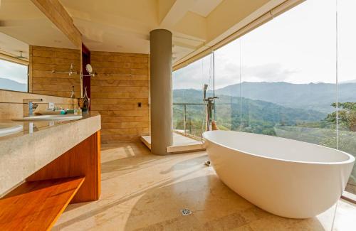 Bathroom, Hotel Casa Ambrosia in Villeta