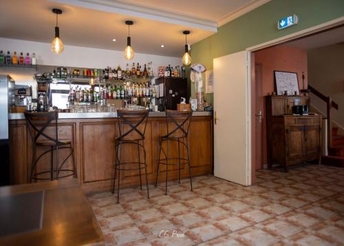 Les Ambassadeurs Hotel - Logis - image 14