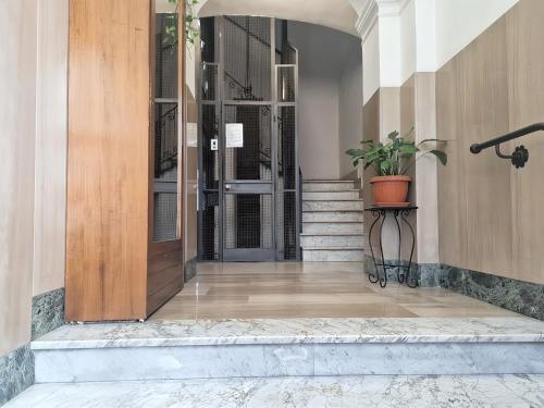 로마 100mt from Rome Termini Bright 2BR Apartment 4성급 싱글룸 수영장